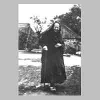 051-0026 Grossmutter Elisabeth Neumann, geb. Weinberg im Sommer 1943..jpg